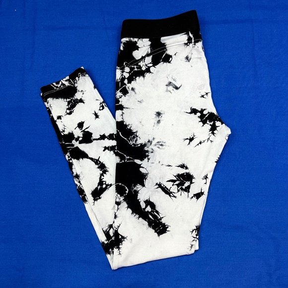 |•DAVID LERNER•| Cool Black & White Leggings - Picture 2 of 11